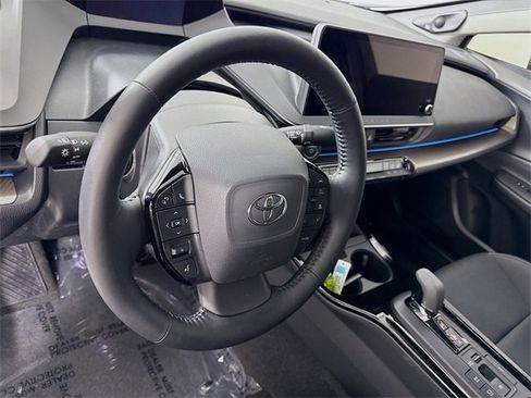 Used 2024 Toyota Prius Limited image 9