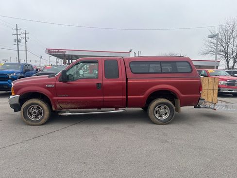Used 2001 Ford F250 Lariat image 2