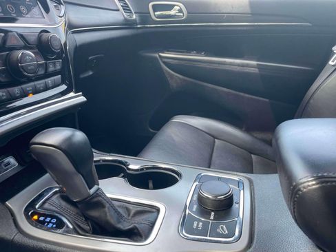 Used 2020 Jeep Grand Cherokee Limited w/ Luxury Group II AWD/4WD image 30