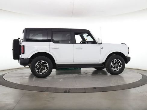 Used 2025 Ford Bronco Outer Banks AWD/4WD image 6
