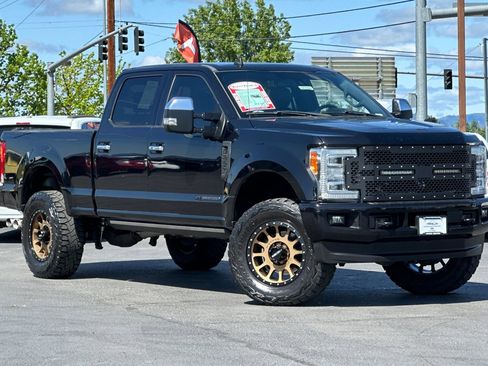 Used 2019 Ford F250 Platinum w/ Platinum Ultimate Package AWD/4WD image 2