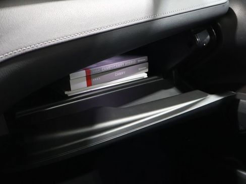 Used 2024 Toyota Camry SE image 31