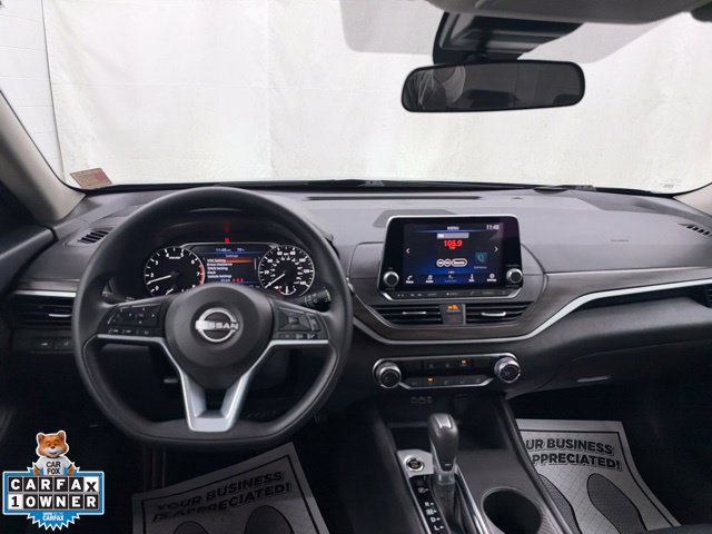 Used 2025 Nissan Altima 2.5 SV FWD image 13