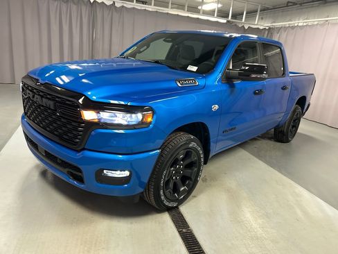 New 2026 RAM 1500 4x4 Crew Cab image 3