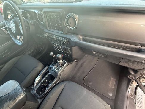 Used 2018 Jeep Wrangler Unlimited Sahara image 34