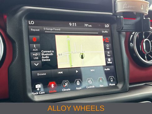 Used 2018 Jeep Wrangler Rubicon AWD/4WD image 13
