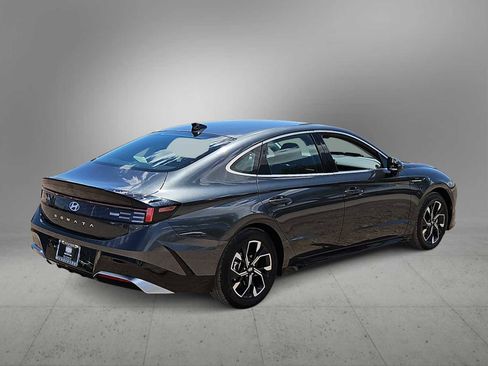 Certified 2025 Hyundai Sonata SEL FWD image 8