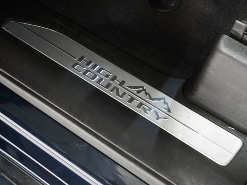 Used 2022 Chevrolet Silverado 1500 High Country w/ Technology Package image 23