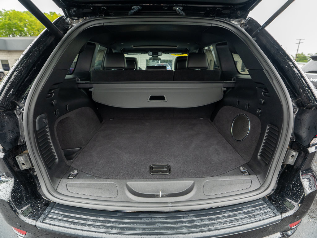 Used 2021 Jeep Grand Cherokee Laredo X AWD/4WD image 9