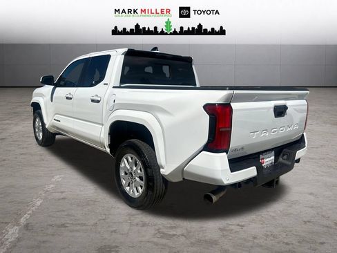 Certified 2025 Toyota Tacoma SR5 AWD/4WD image 3