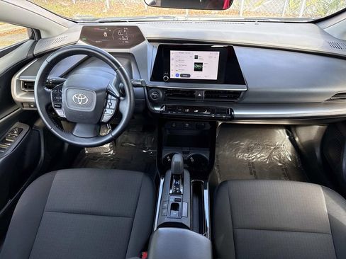Used 2024 Toyota Prius LE FWD image 18