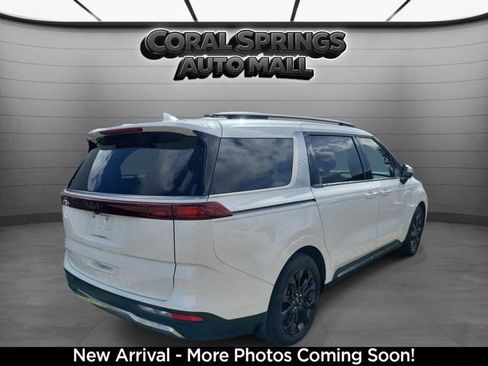 Used 2024 Kia Carnival SX FWD image 2