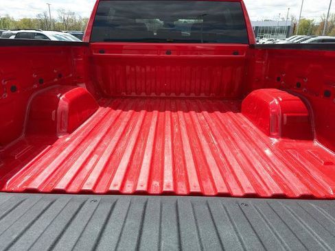 Used 2022 Chevrolet Silverado 1500 LT AWD/4WD image 8