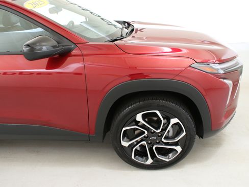 Used 2025 Chevrolet Trax RS w/ Driver Confidence Package FWD image 11