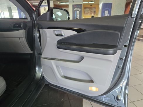 Used 2019 Honda Ridgeline RTL-E image 12