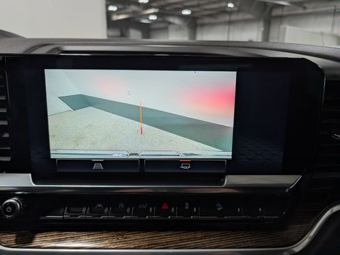 Used 2025 GMC Sierra 1500 Elevation image 26