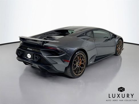 Used 2023 Lamborghini Huracan Tecnica RWD image 6