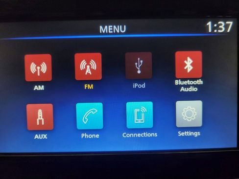 Used 2024 Nissan Versa S w/ Trunk Package image 25