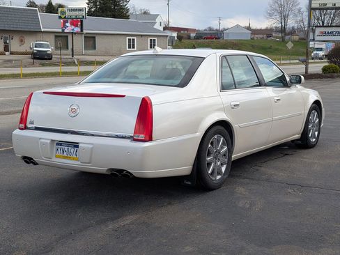Used 2011 Cadillac DTS Premium image 5
