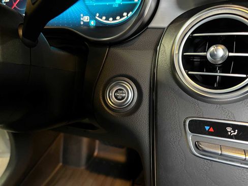 Used 2022 Mercedes-Benz GLC 300 4MATIC image 29