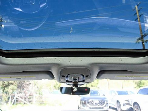 Used 2023 Audi e-tron Premium Plus w/ Premium Plus Package image 12