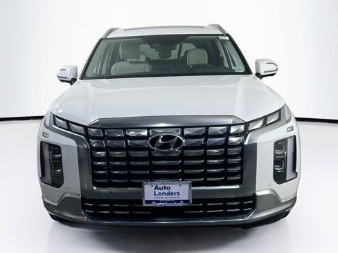 Used 2023 Hyundai Palisade Calligraphy image 2