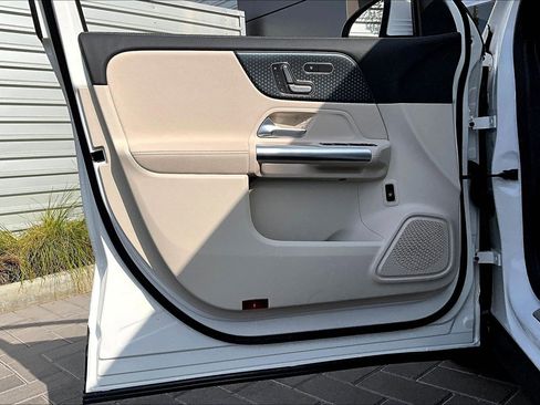 Used 2024 Mercedes-Benz GLA 250 4MATIC image 23