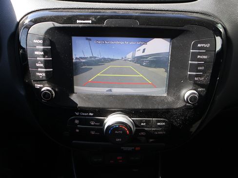 Used 2018 Kia Soul ! image 26