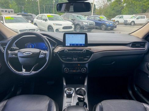 Used 2020 Ford Escape Titanium AWD/4WD image 7