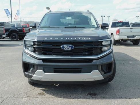 New 2026 Ford Expedition Max Platinum image 3