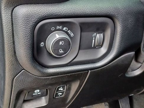 Used 2020 RAM 1500 Big Horn AWD/4WD image 13