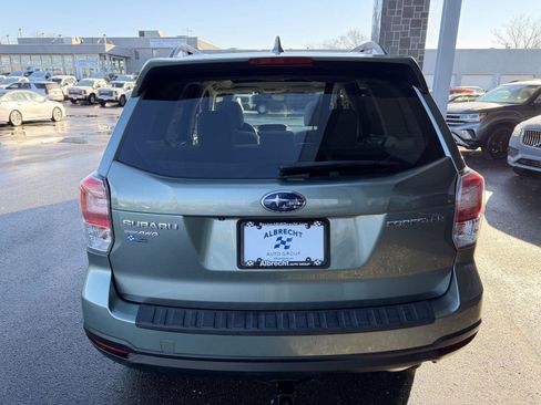 Used 2018 Subaru Forester 2.5i Premium w/ All-Weather Package image 4