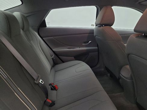 Used 2023 Hyundai Elantra SEL w/ Preferred Accessory Package image 19