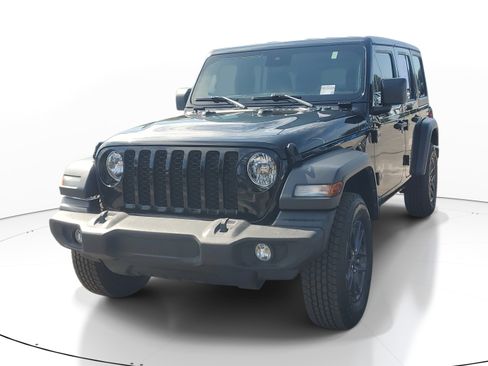 Used 2024 Jeep Wrangler Unlimited Sport AWD/4WD image 4
