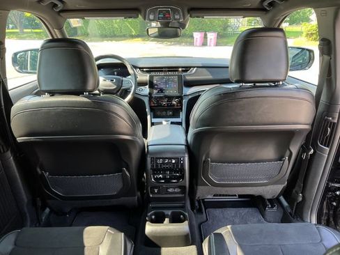 Used 2023 Jeep Grand Cherokee L Laredo AWD/4WD image 34