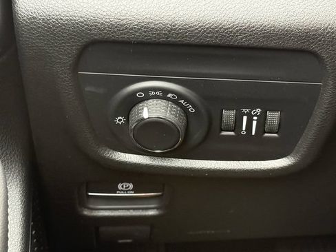 Certified 2025 Jeep Grand Cherokee Laredo X w/ Luxury Tech Group I AWD/4WD image 22