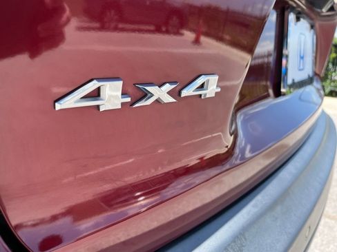 Used 2019 Jeep Cherokee Latitude Plus AWD/4WD image 8
