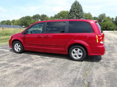 Used 2012 Dodge Grand Caravan SXT image 10