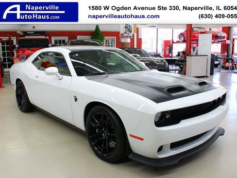 Used 2023 Dodge Challenger SRT Hellcat image 1