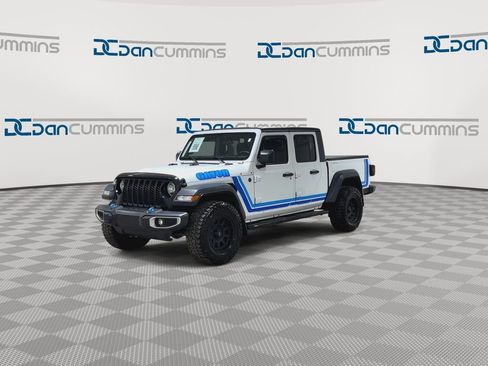 Used 2023 Jeep Gladiator Sport image 5
