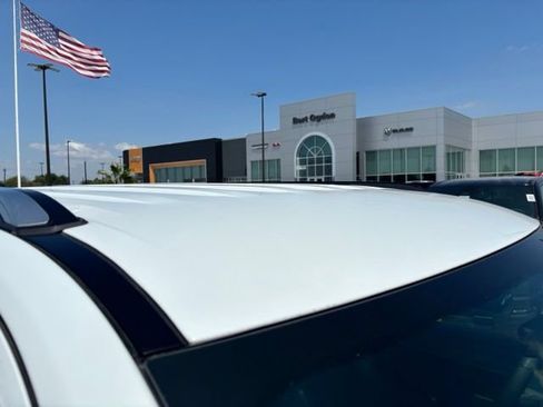 Used 2024 Jeep Wagoneer Series II RWD image 7