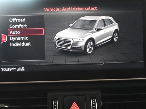 Used 2018 Audi SQ5 Premium Plus w/ Navigation Package AWD/4WD image 28