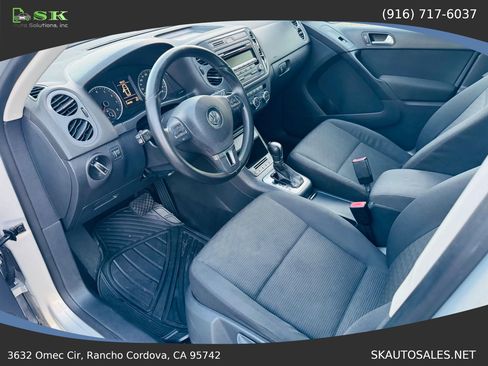 Used 2013 Volkswagen Tiguan S image 12