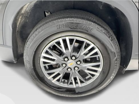 Used 2025 Chevrolet Traverse LT AWD/4WD image 14