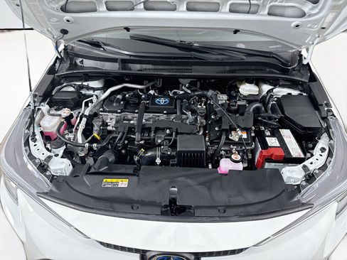 Used 2024 Toyota Corolla LE FWD image 30