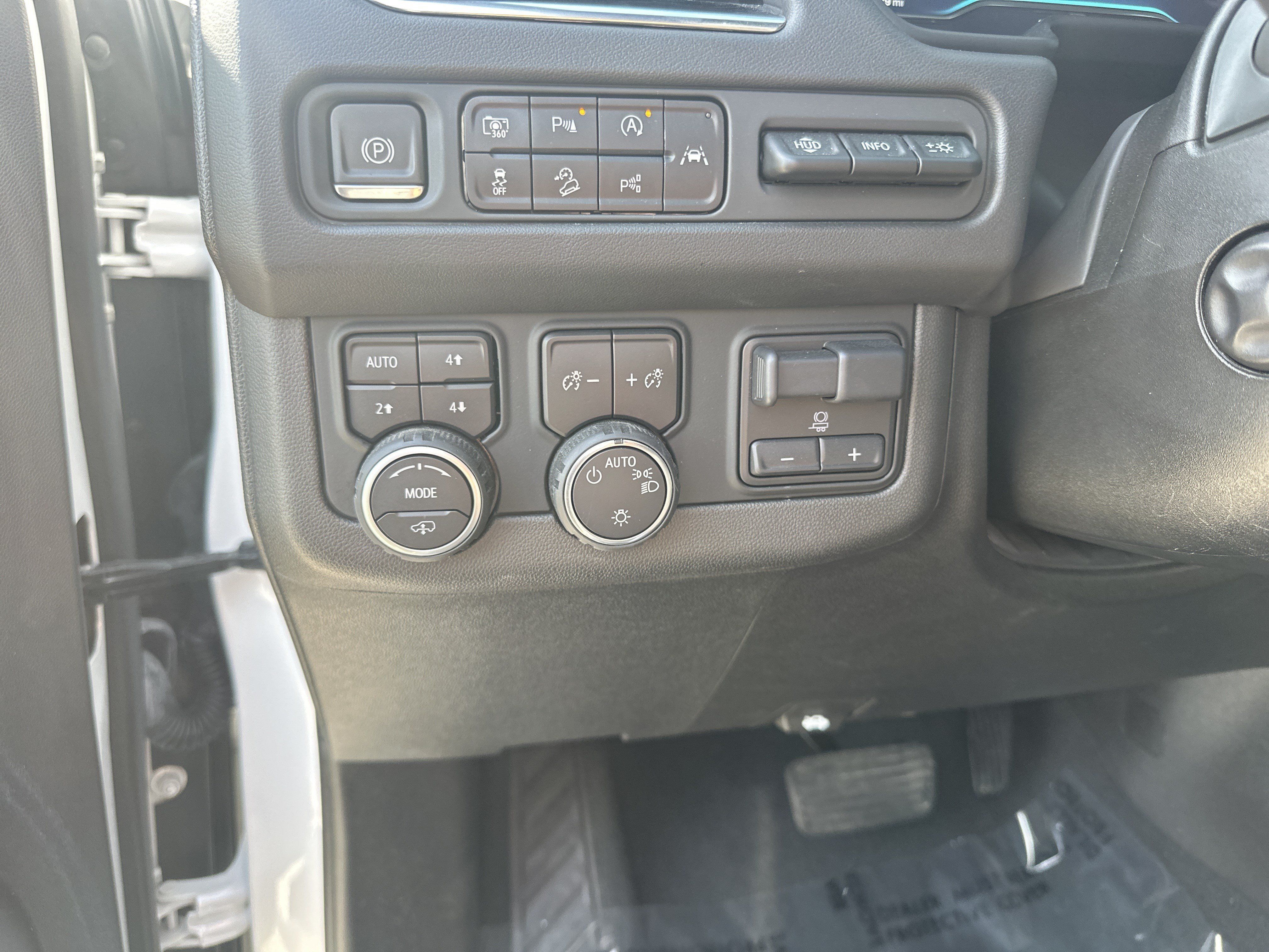 Used 2023 Chevrolet Tahoe High Country w/ Advanced Technology Package AWD/4WD image 40