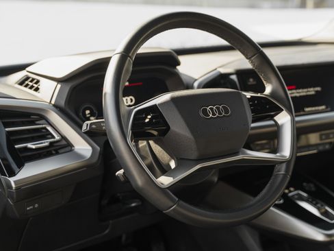 Used 2023 Audi Q4 e-tron Premium Plus w/ Premium Plus image 10