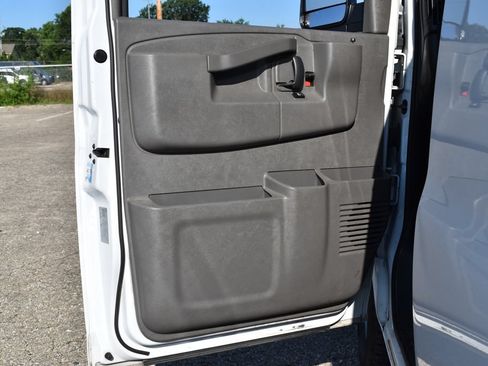 Used 2021 GMC Savana 2500 w/ Driver Convenience Package RWD image 8