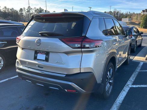 Used 2023 Nissan Rogue SL w/ SL Premium Package image 6