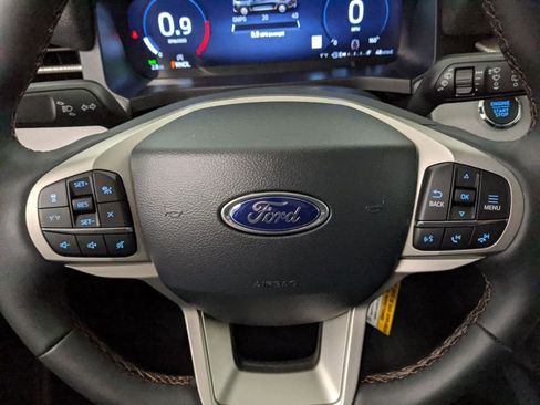 New 2025 Ford Explorer Active image 17